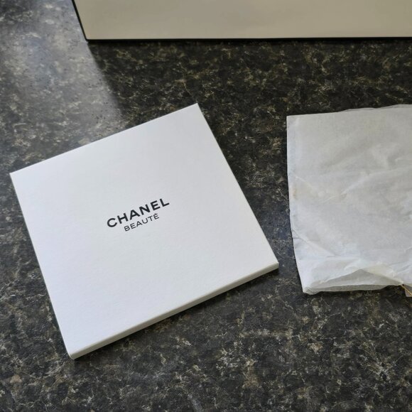 Chanel NIB LTD ED Christmas 2024 Ornament CC's Super Rare + free gift - Picture 3 of 6